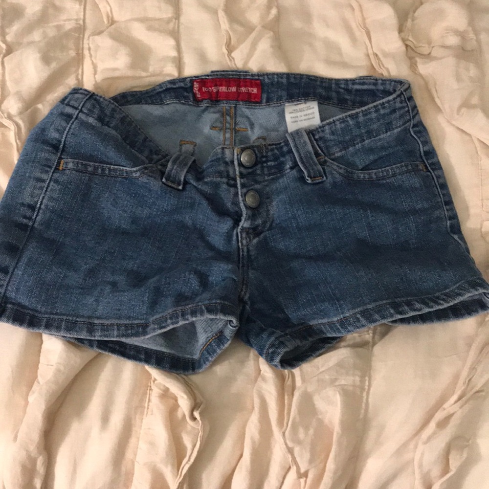 Levi’s too superlow shorts